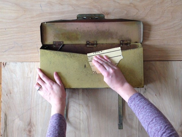 mailbox makeover with contact paper liner