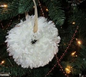 s 14 awesome things you didn t know you could do with jar and tin lids, Wrap it in fur for an ornamental wreath