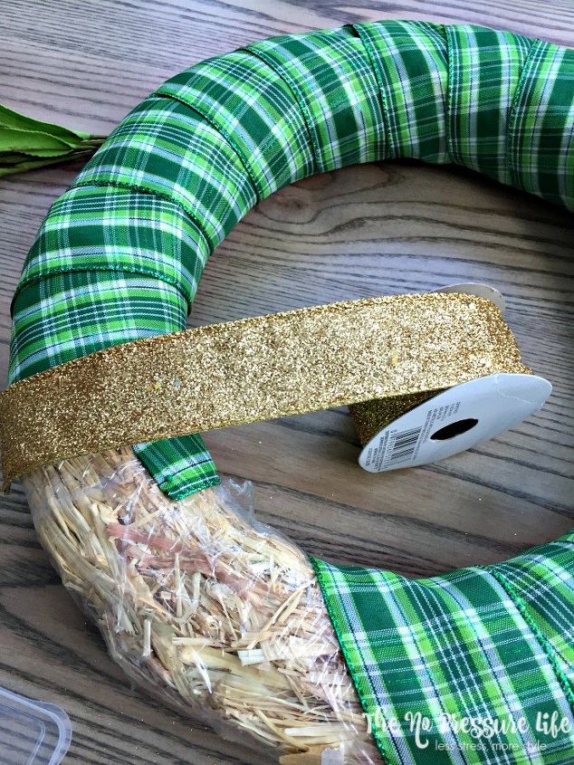 how to make a st patrick s day wreath in 30 minutes, crafts, how to, seasonal holiday decor, valentines day ideas, wreaths