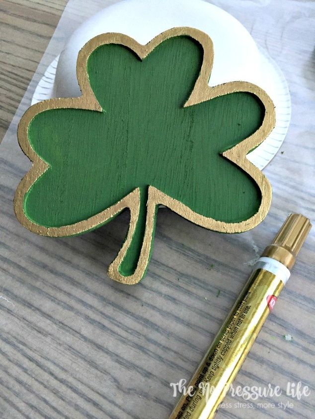 how to make a st patrick s day wreath in 30 minutes, crafts, how to, seasonal holiday decor, valentines day ideas, wreaths
