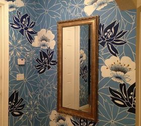12 ideas para la pared del dormitorio que te van a enamorar, Utiliza un papel pintado estampado para inspirarte