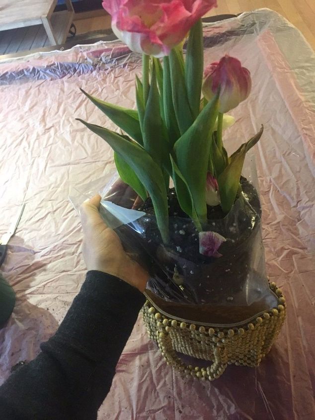 goodwill purse into perfect planter, gardening
