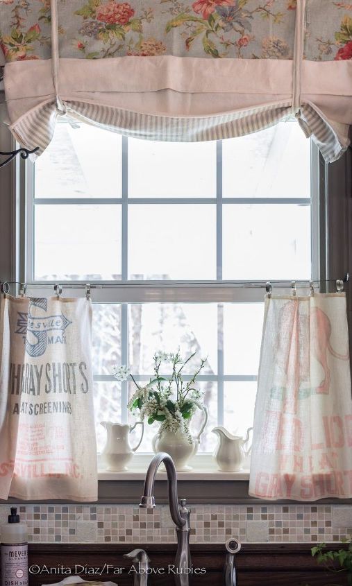 sacos de rao vintage se transformam em cortinas de caf