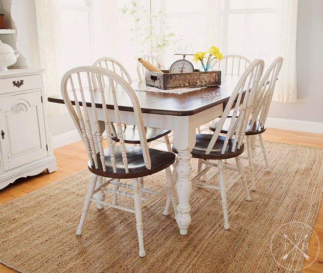 mesa y sillas de comedor de la granja makeover