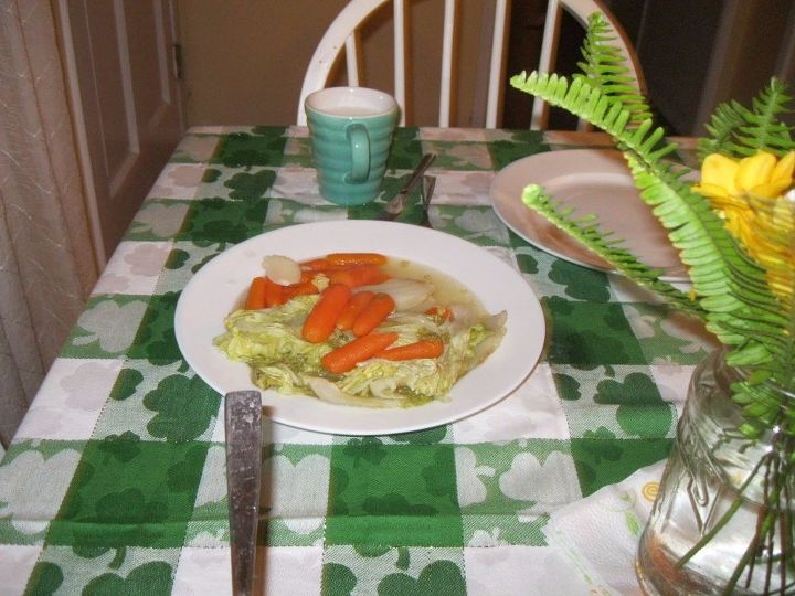 e st patrick s day table