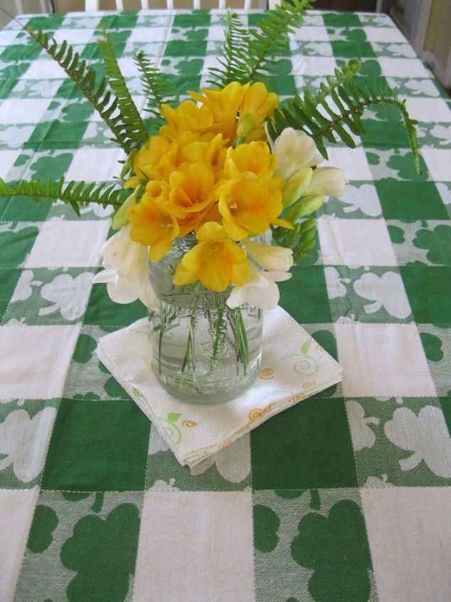 e st patrick s day table