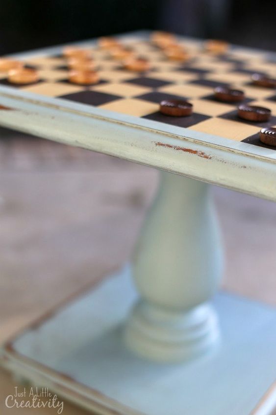 transforme uma mesa lateral estranha em uma mesa de jogo