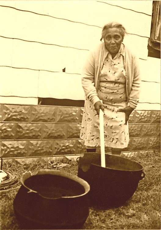 southern traditions why did my grandmas sweep their yards