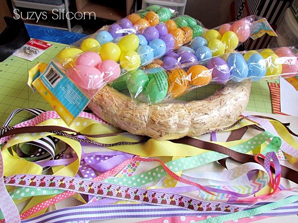easter ribbon wreath, crafts, easter decorations, seasonal holiday decor, wreaths