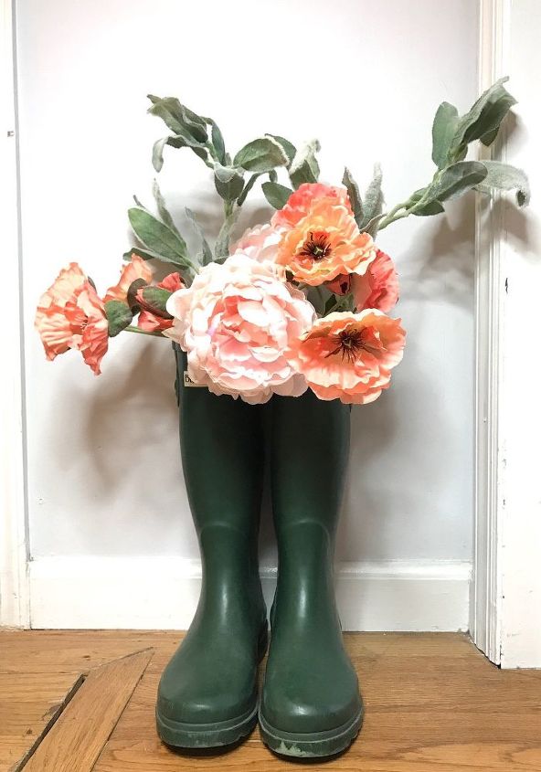 4 maneiras de usar botas de chuva velhas para decorao de primavera