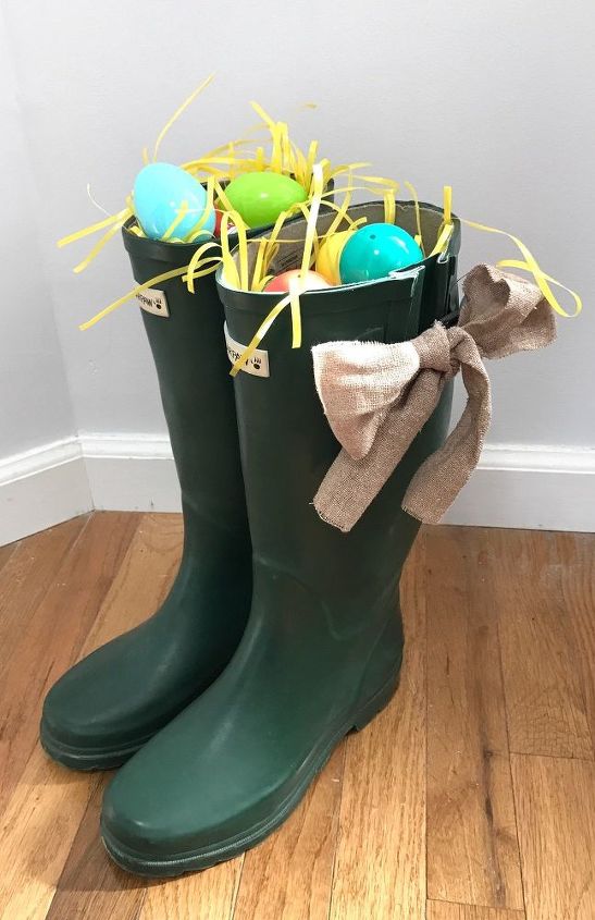 4 ways to use old rain boots for spring decor