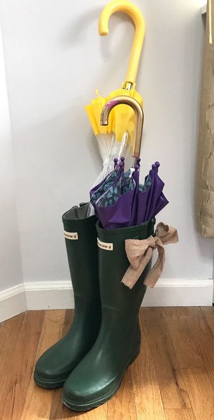 4 ways to use old rain boots for spring decor