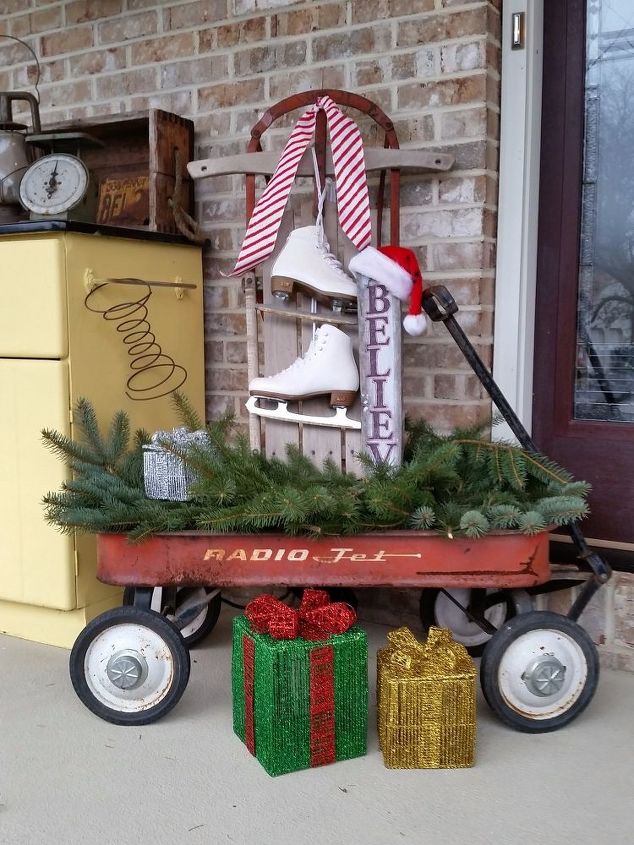 vintage wagon repurposed all over again, My wagon decorated for Christmas