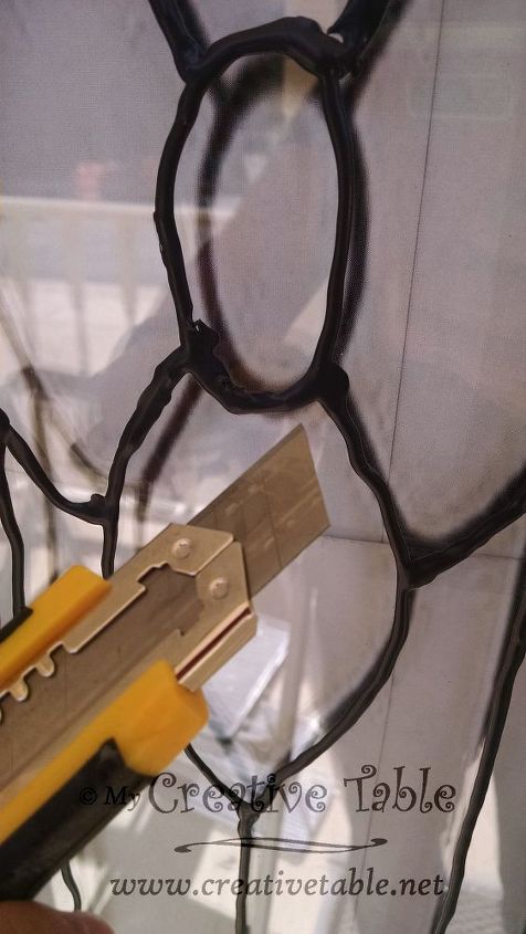 vidriera de imitacin con unicornio spit, Usa un cuchillo exacto para limpiar el contorno