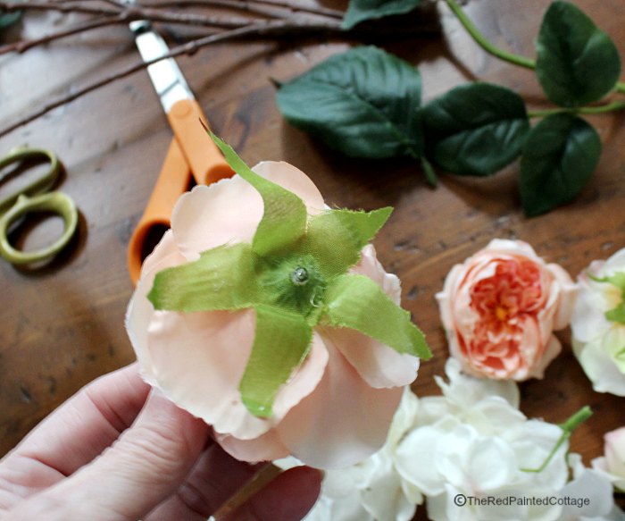 see how easy it is to decorate an antler for spring