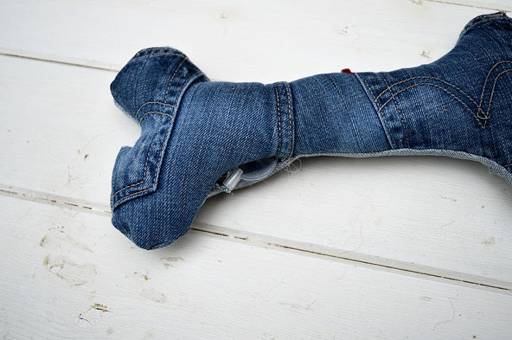 make some cute dog toys out of your old jeans