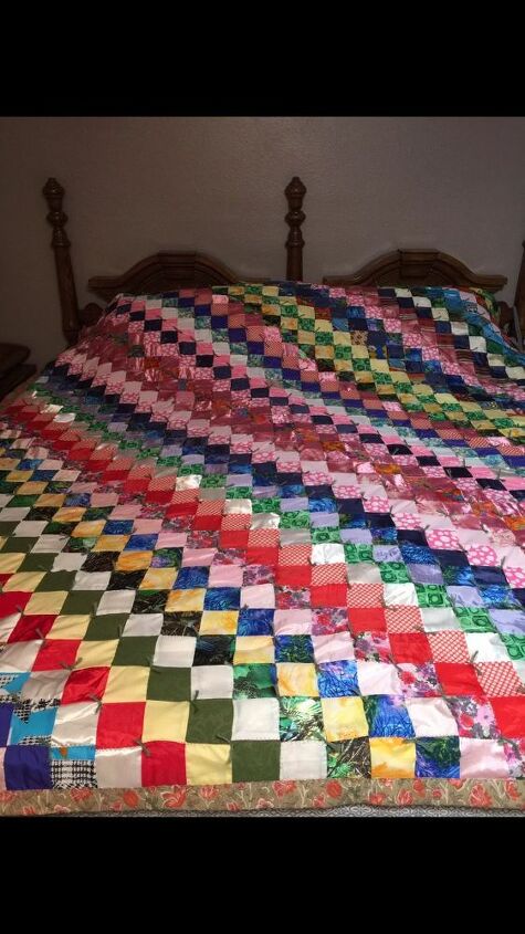 e decorating with handmade quilts