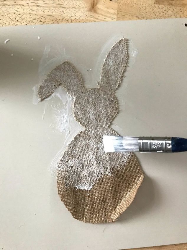 crea una decoracin de pascua fcil de hacer cartel de arpillera conejo de arce