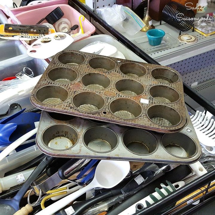 potes de ervas em formas de muffins