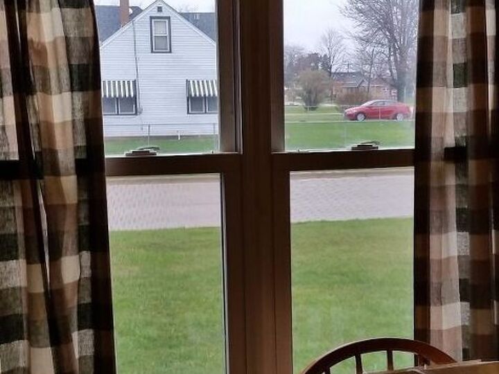 q i m looking for window treatment ideas for our kitchen windows
