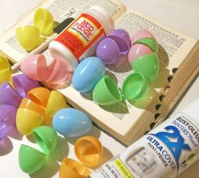 Cómo reciclar huevos de Pascua de plástico con páginas de libros antiguos