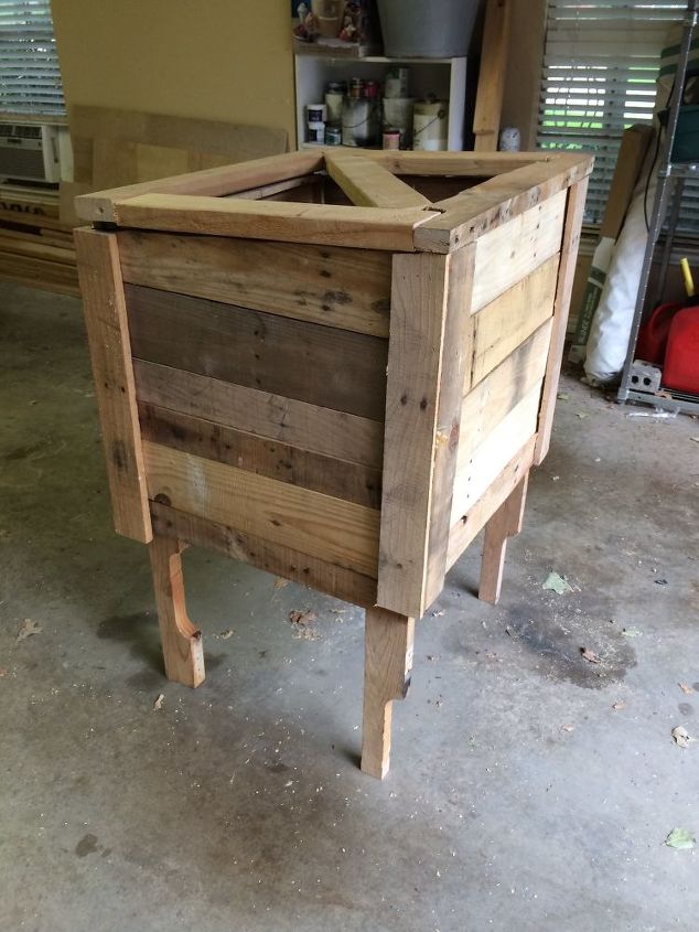 how to make a parcel box from pallets