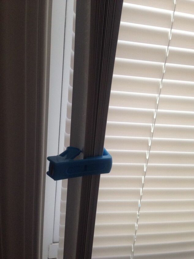 t use tablecloth clips to secure shades from blowing at an open window