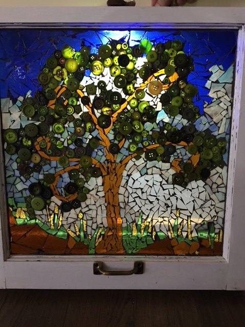 ventanas vintage en mosaicos de vidrio de color