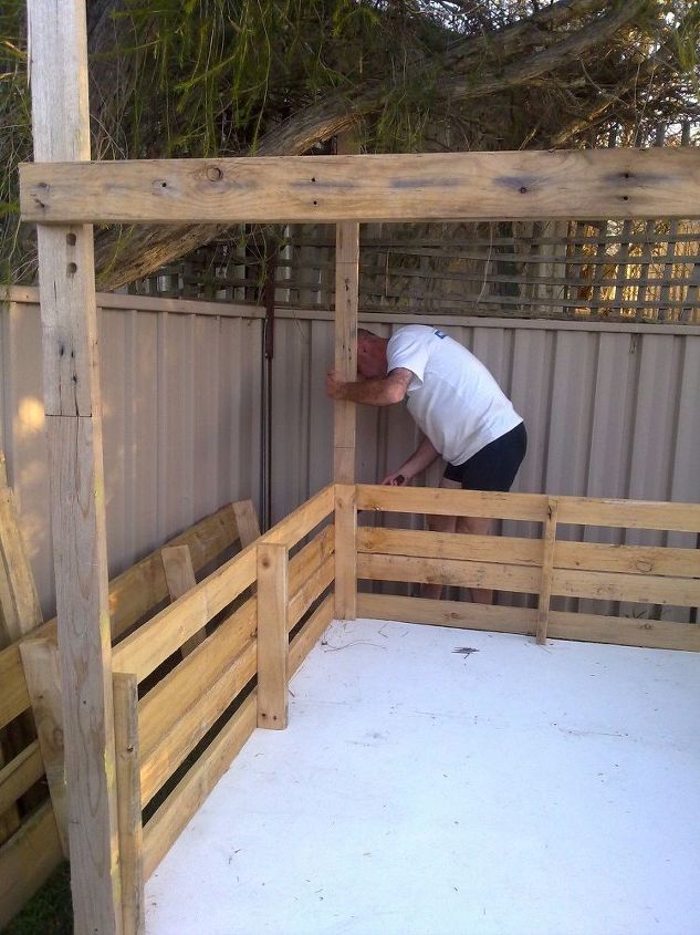cubby house for under 30, Checking pallets and fixing framing