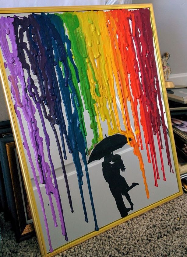 Cuadro de crayones derretidos con pistola de pegamento con crayones derretidos Cuadro de crayones derretidos con pistola de pegamento