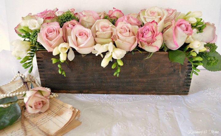 arranjo de flores em uma caixa de madeira em 10 minutos diy