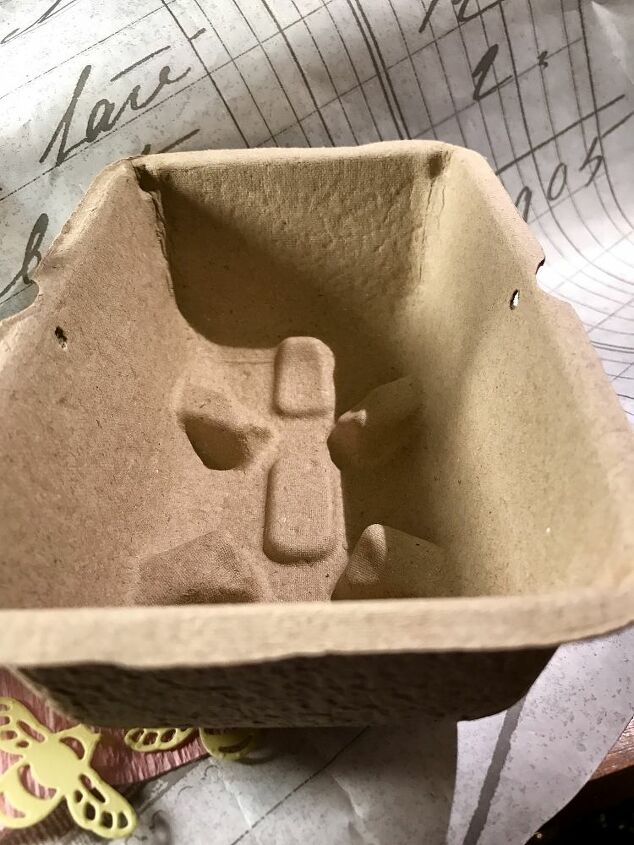 e crafternoons recycled egg cartons