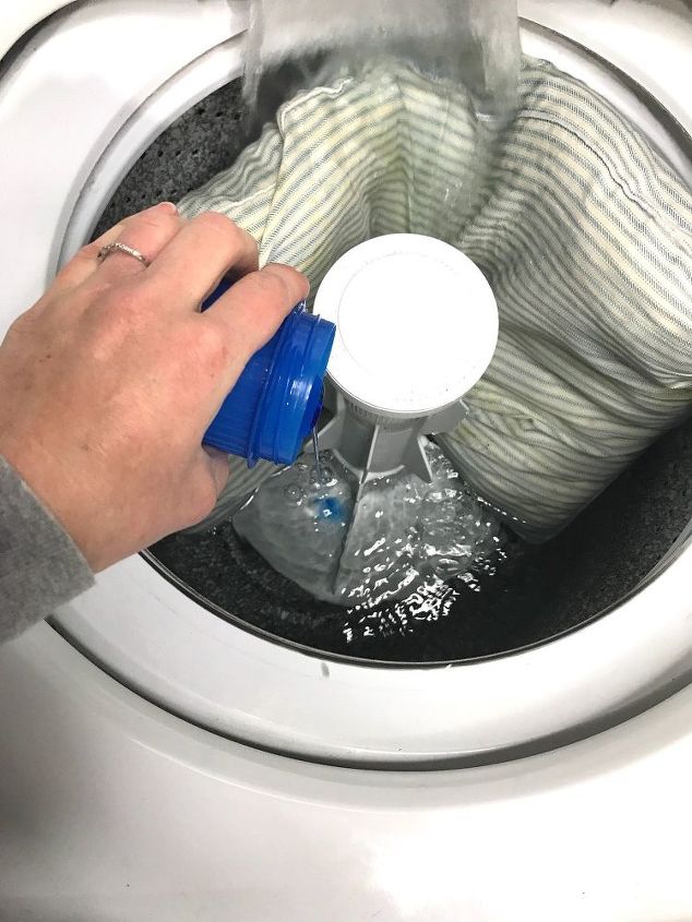 whiten yellowed pillows without bleach