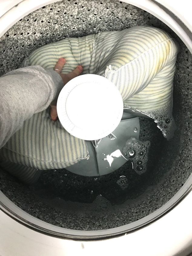 whiten yellowed pillows without bleach