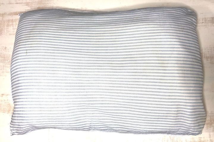 whiten yellowed pillows without bleach