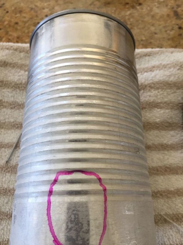 alimentador de pssaros em lata decorao ou pote a escolha sua, Fa a uma forma oval na lata