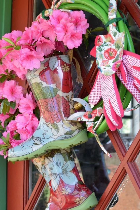 grow a garden hose wreath with blooming wellies