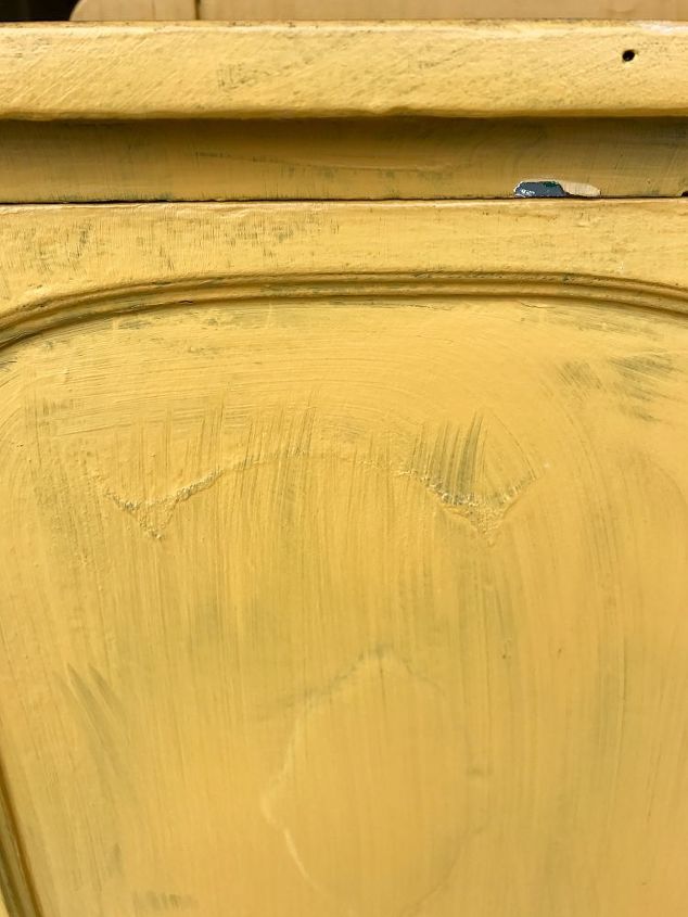 cambio de imagen del armario amarillo feo ahora bonito en azul aubusson