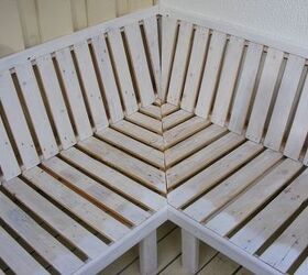 outdoor sofa made from pallet wood