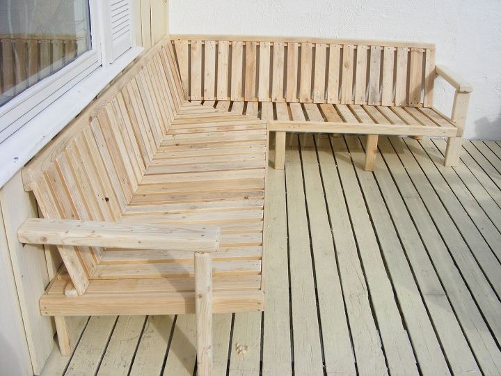 sof de exterior hecho con madera de palet