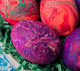 marbled easter eggs using nail polish