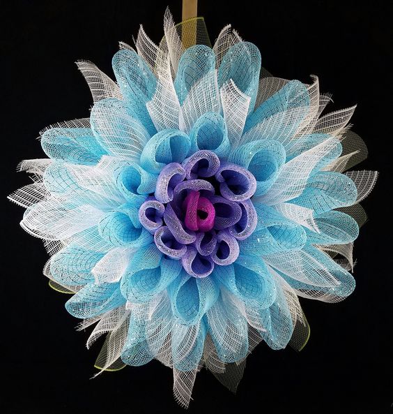 i am looking for a tutorial or a step by step to make a dahlia wreath