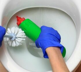 q what is the best natural way of cleaning the toilet