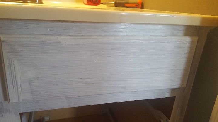 heirloom traditions chalk paint bathroom vanity makeover