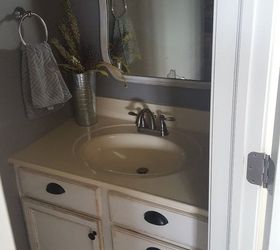 Heirloom Traditions Chalk Paint Bathroom Vanity Makeover