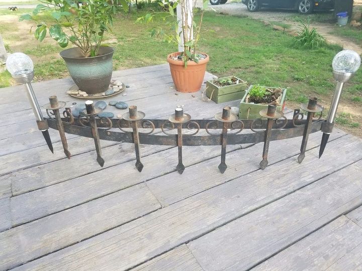q i need help using this long metal fixture outdoors