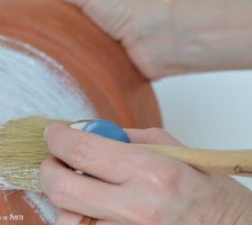 misture chalk paint e cera para envelhecer vasos de terracota