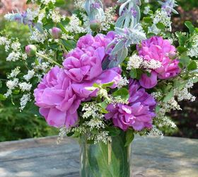 garden bouquet tips and flower arranging hack