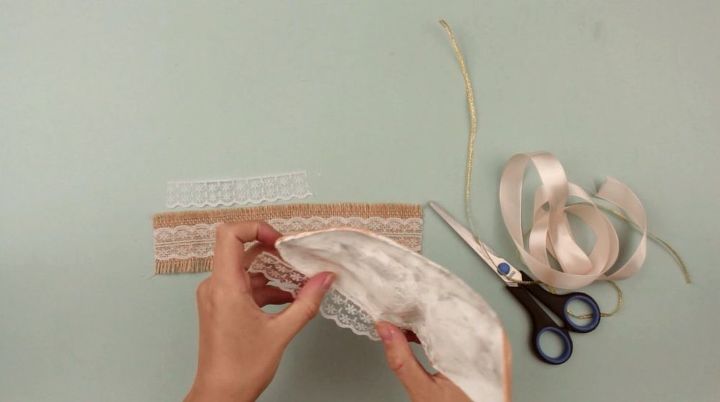 how to make a decorative paper mache mask