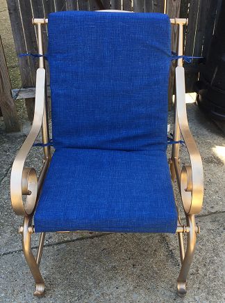 30 impresionantes ideas de sillas para el patio que debes probar ahora mismo, Decora tu silla lateral con cobre